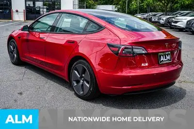 2021 Tesla Model 3 Standard Range Plus photo 5