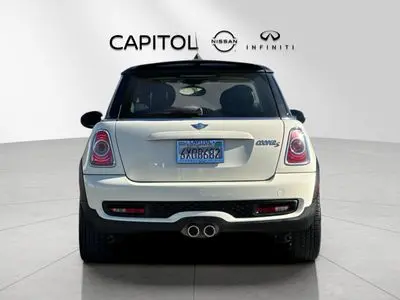 2013 MINI Cooper S photo 4