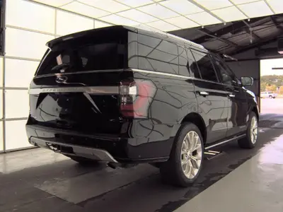 2019 Ford Expedition Platinum 4x4 photo 2