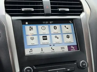 2018 Ford Fusion SE photo 5