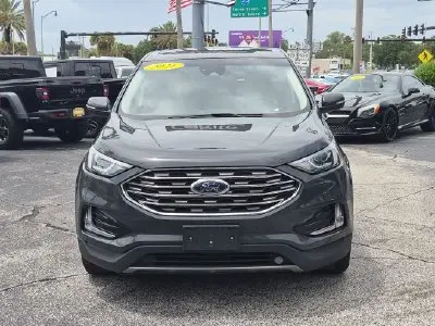 2021 Ford Edge Titanium AWD photo 2