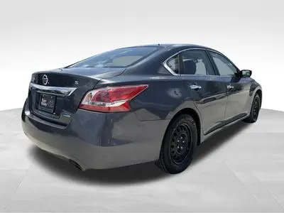 2013 Nissan Altima 2.5 S CVT photo 5