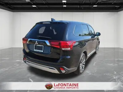 2020 Mitsubishi Outlander ES FWD photo 5