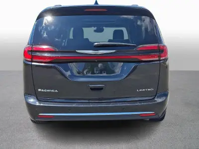 2023 Chrysler Pacifica Limited photo 5
