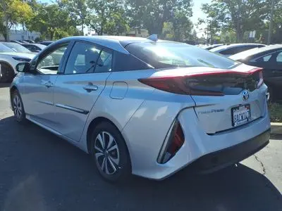 2017 Toyota Prius Prime Plus photo 5