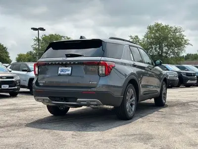 2026 Ford Explorer Active 4WD photo 3