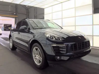 2018 Porsche Macan Base photo 3