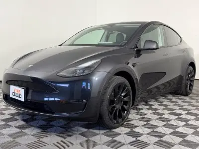 2024 Tesla Model Y Long Range Dual Motor AWD photo 4