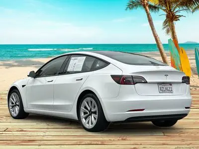 2021 Tesla Model 3 Standard Range Plus photo 3