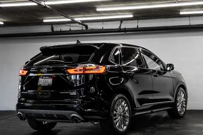 2020 Ford Edge Titanium photo 5