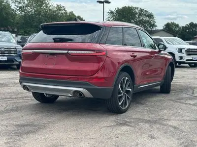 2023 Lincoln Corsair Reserve AWD photo 3