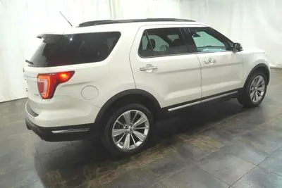 2019 Ford Explorer Limited 4WD photo 4