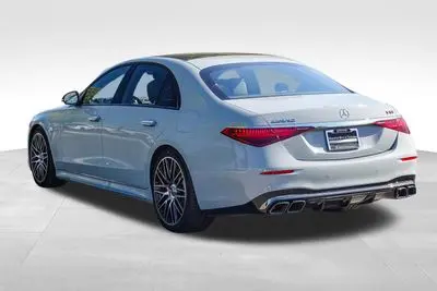 2024 Mercedes-Benz S-Class S 63 E-Performance photo 4