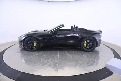 2026 Aston Martin Vantage undefined photo 2