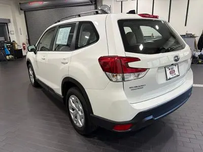 2024 Subaru Forester Base photo 3