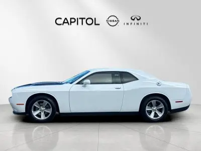 2019 Dodge Challenger SXT Auto photo 2
