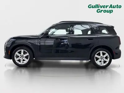 2025 MINI Cooper S ALL4 photo 3