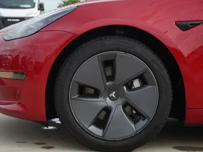 2023 Tesla Model 3 Base photo 5