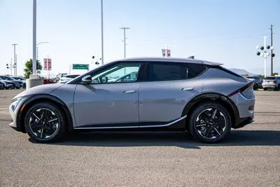 2026 Kia EV6 Wind photo 4