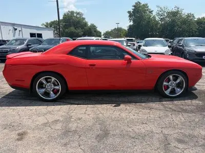 2016 Dodge Challenger SRT 392 photo 2