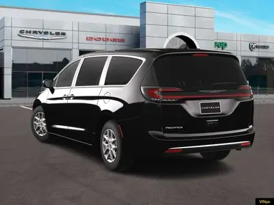 2024 Chrysler Pacifica Touring photo 5
