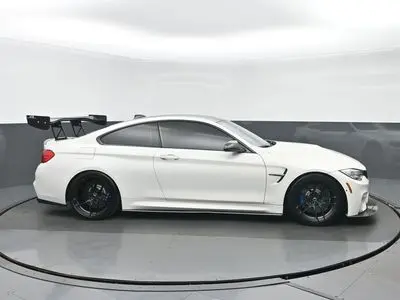 2015 BMW M4 Base photo 2