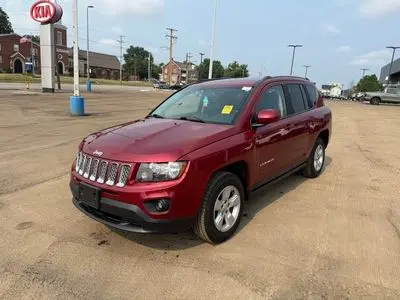 2017 Jeep Compass Latitude photo 3