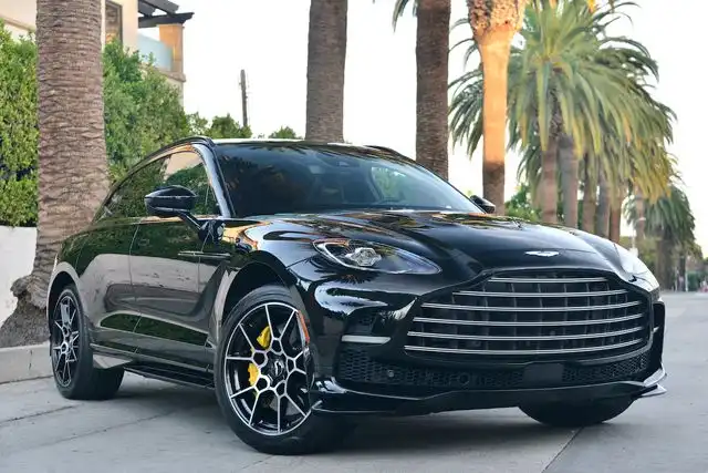 2023 Aston Martin DBX 4.0 V8 707 AWD's photo