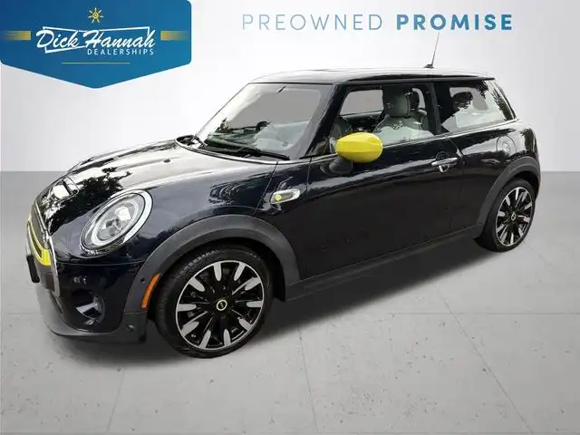 2020 MINI Hardtop Cooper SE's photo
