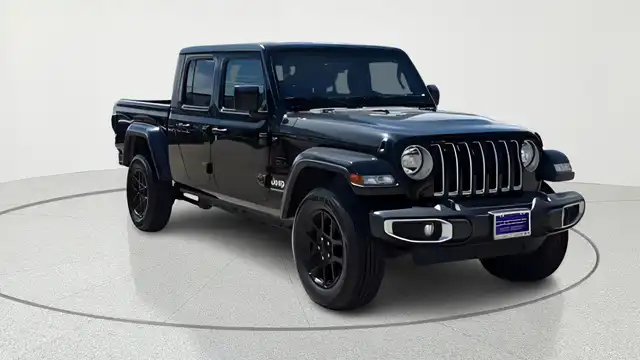 2023 Jeep Gladiator Overland's photo