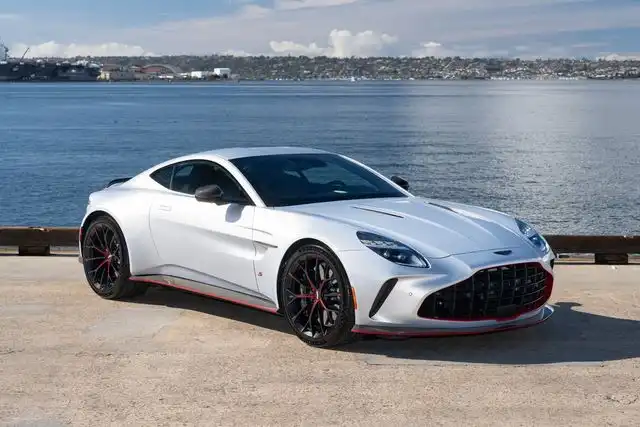 2026 Aston Martin Vantage 4.0 V8's photo