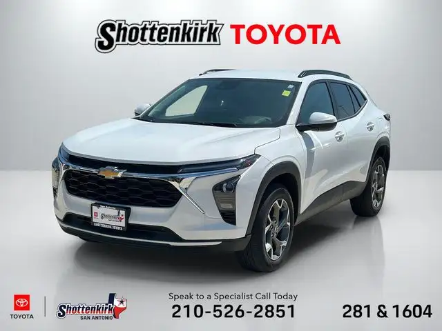 2025 Chevrolet Trax LT's photo