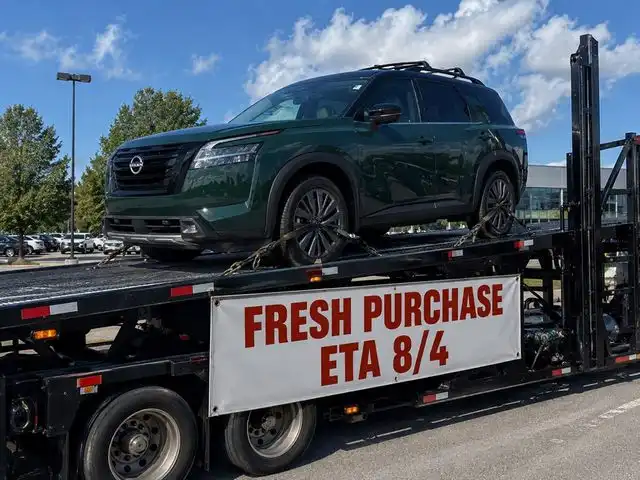 2022 Nissan Pathfinder SL 2WD's photo