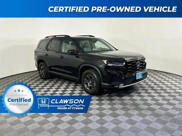 2025 Honda Pilot TrailSport AWD's photo