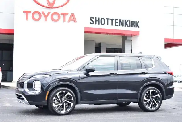 2024 Mitsubishi Outlander SE S-AWC's photo