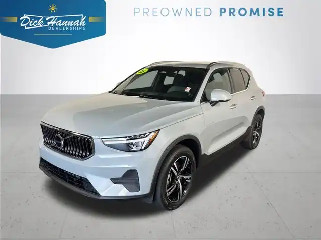 2025 Volvo XC40 B5 Core Bright AWD's photo