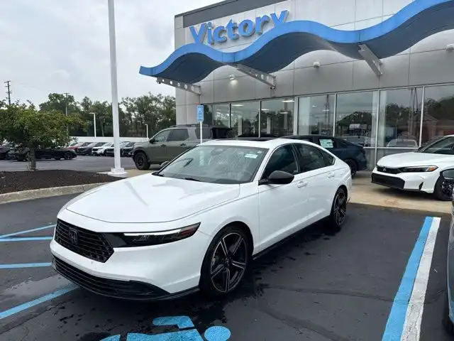 2023 Honda Accord Hybrid Sport w/o BSI's photo