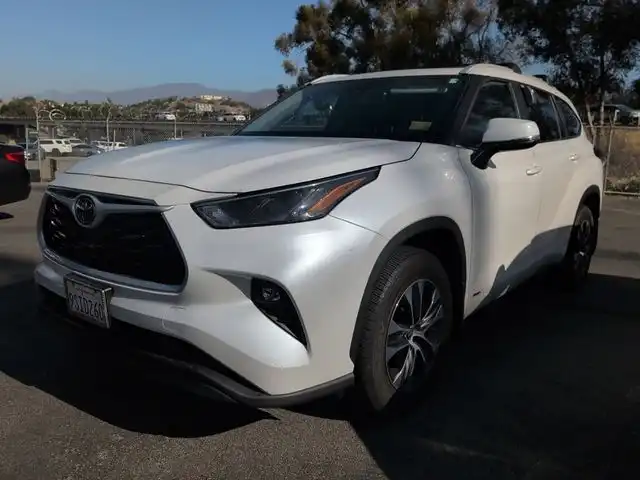 2025 Toyota Highlander Hybrid XLE AWD's photo