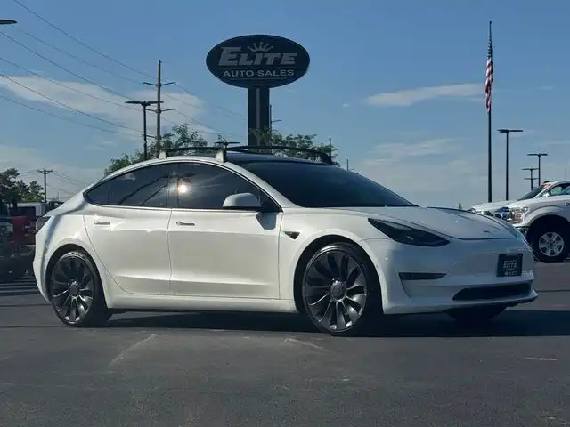 2022 Tesla Model 3 Performance Dual Motor All-Wheel Drive's photo