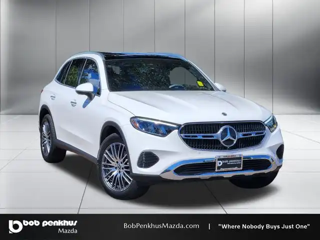 2025 Mercedes-Benz GLC GLC300's photo