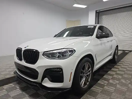2021 BMW X4 M40i's photo