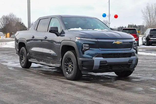 2025 Chevrolet Silverado EV LT Extended Range's photo