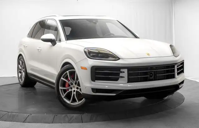 2025 Porsche Cayenne S's photo