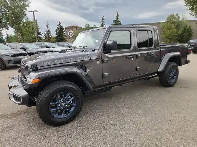 2026 Jeep Gladiator 85th Anniversary Edition Auto's photo
