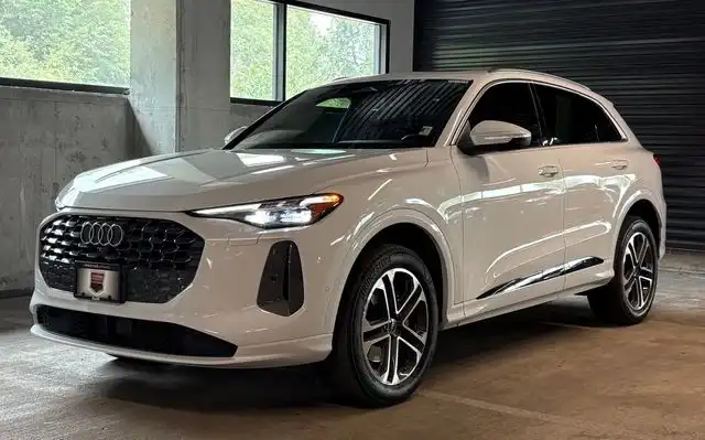 2025 Audi Q5 40 Premium Plus's photo