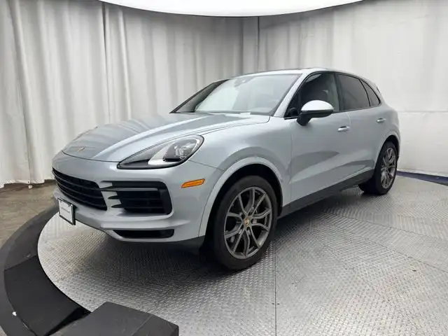 2023 Porsche Cayenne Platinum Edition's photo