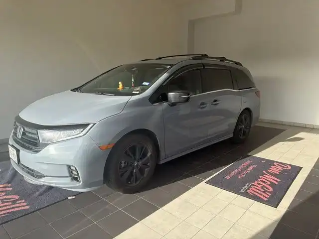 2023 Honda Odyssey SPORT's photo