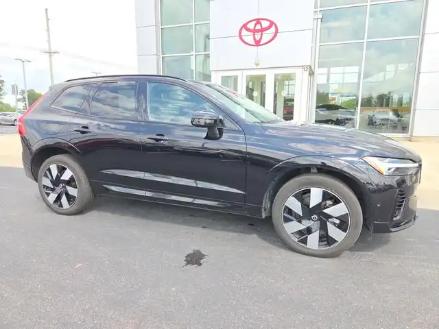 2024 Volvo XC60 T8 Plus Dark Theme AWD's photo