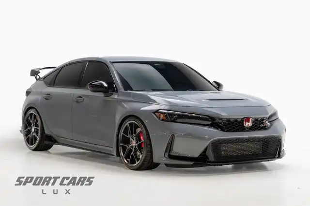 2023 Honda Civic Type-R's photo