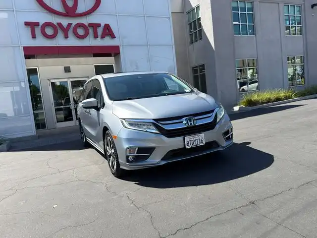 2020 Honda Odyssey Elite's photo